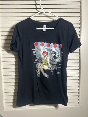 Rockin’ Bette Black Graphic Tee with Vintage Pin-Up Illustration